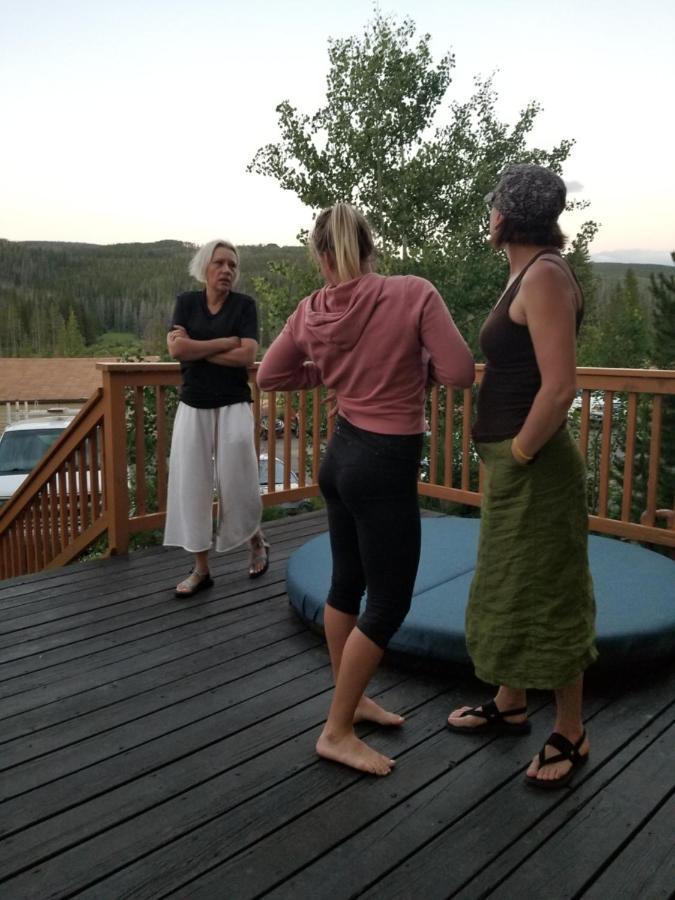 Valley Hi Hotel Фрейзър Екстериор снимка